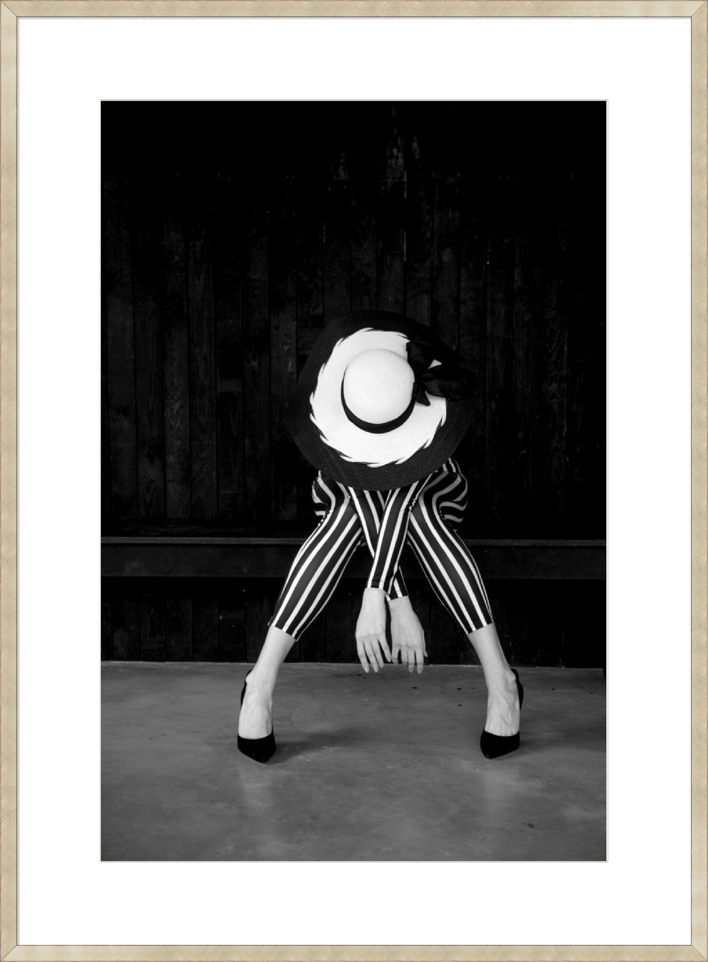 Striped Pose - 10cm Mount Board